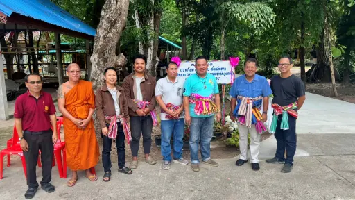 ศุภาลัย ใจบุญ เทถนน-บันไดคอนกรีต บำรุงศาสนสถาน จ.อุดรธานี