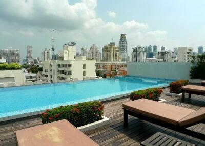 Vincente Sukhumvit 49