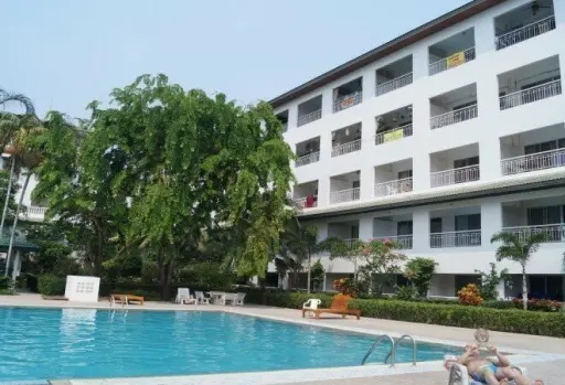 Baan Suan Lalana condominiums