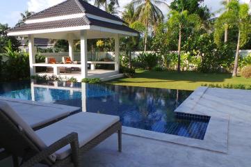 White Beach Villa