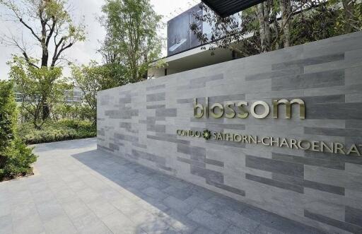 Blossom Condo @ Sathorn-Charoenrat