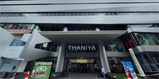 Thaniya Plaza