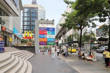 Ploenchit center