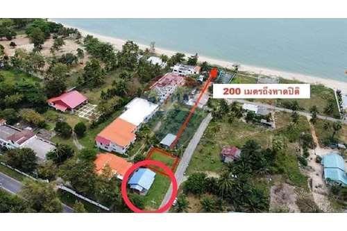 ขายบ้านเดี่ยวรีโนเวทใหม่ 2 ห้องนอน 200 เมตรจากหาดป - 920121001-1371
