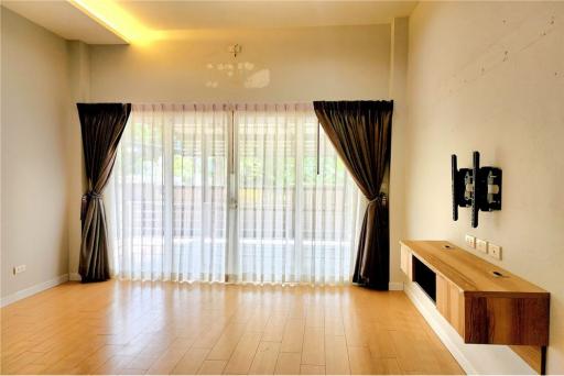 2 Bedrooms House in Maenam, Koh Samui  for Sale