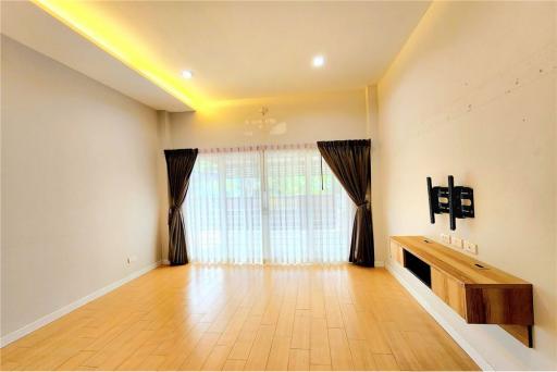 2 Bedrooms House in Maenam, Koh Samui  for Sale