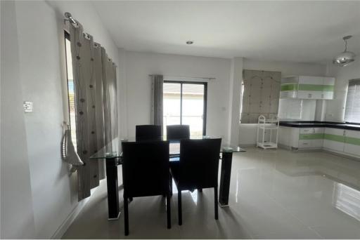 3 BEDROOMS HOUSE FOR SALE IN THE CENTER OF NST!!