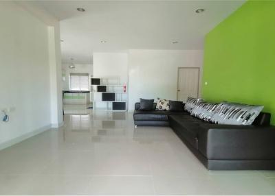 3 BEDROOMS HOUSE FOR SALE IN THE CENTER OF NST!!