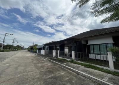 3 BEDROOMS HOUSE FOR SALE IN THE CENTER OF NST!!