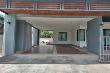 3 BEDROOMS HOUSE FOR SALE IN THE CENTER OF NST!!