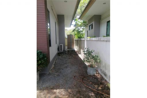 3 BEDROOMS HOUSE FOR SALE IN THE CENTER OF NST!!