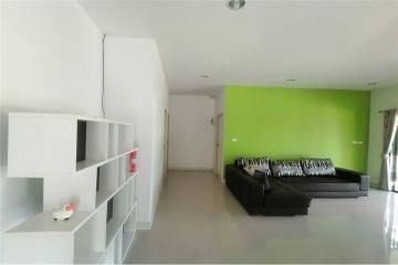 3 BEDROOMS HOUSE FOR SALE IN THE CENTER OF NST!!