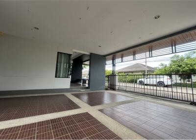 3 BEDROOMS HOUSE FOR SALE IN THE CENTER OF NST!!