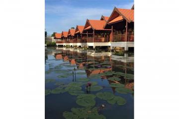 Freehold Tropical Wellness Resort For Sale