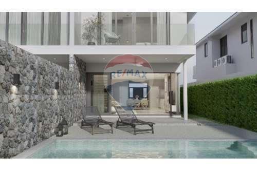 Duplex 3-bedroom Garden Pool Villa in prime area