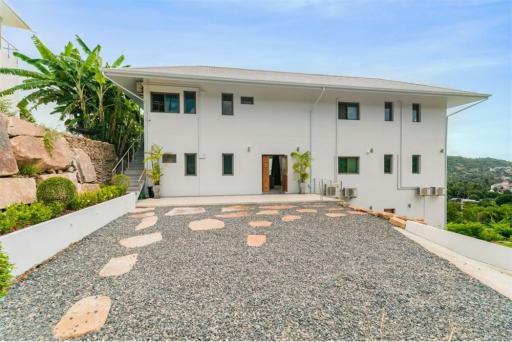 Beautiful 7 Bedroom Seaview villa for sale