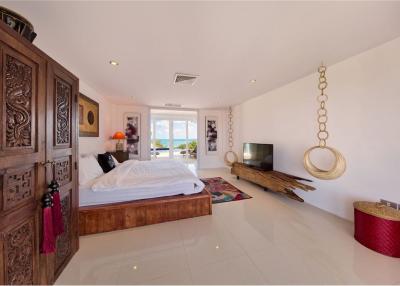 6 Bedrooms Stunning villa Ocean view