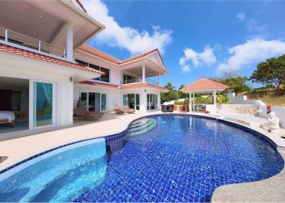 6 Bedrooms Stunning villa Ocean view