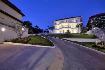 6 Bedrooms Stunning villa Ocean view