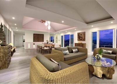 6 Bedrooms Stunning villa Ocean view