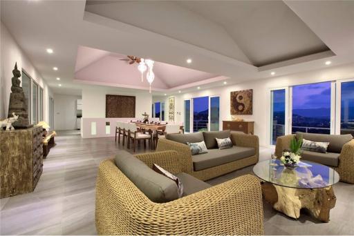 6 Bedrooms Stunning villa Ocean view