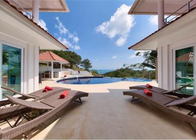 6 Bedrooms Stunning villa Ocean view