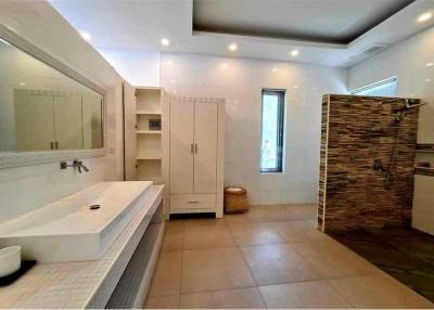 MODERN VILLA FOR SALE IN BOPHUT, KOH SAMUI