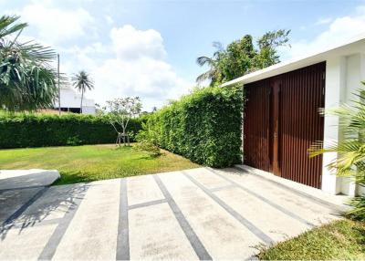 MODERN VILLA FOR SALE IN BOPHUT, KOH SAMUI