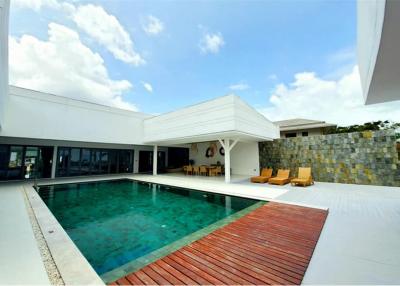 MODERN VILLA FOR SALE IN BOPHUT, KOH SAMUI