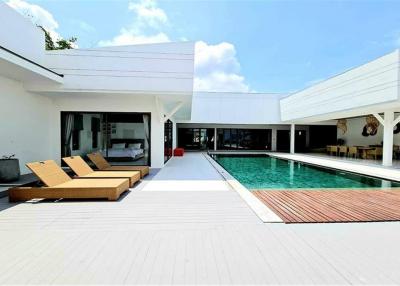 MODERN VILLA FOR SALE IN BOPHUT, KOH SAMUI