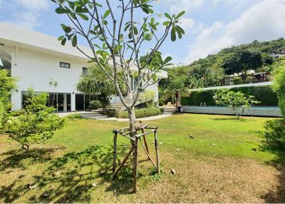 MODERN VILLA FOR SALE IN BOPHUT, KOH SAMUI