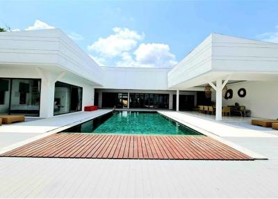 MODERN VILLA FOR SALE IN BOPHUT, KOH SAMUI