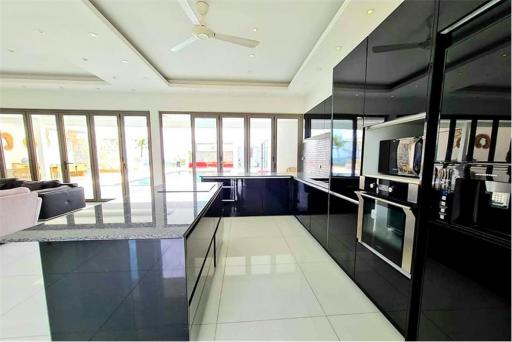 MODERN VILLA FOR SALE IN BOPHUT, KOH SAMUI - 920121018-37