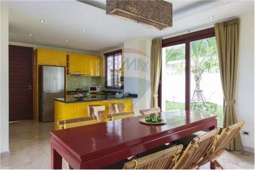 3 Bedroom Luxury Seaview Villa.