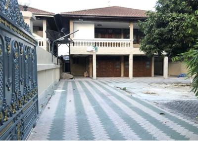 House for RENT in Somdet Chaophraya 11