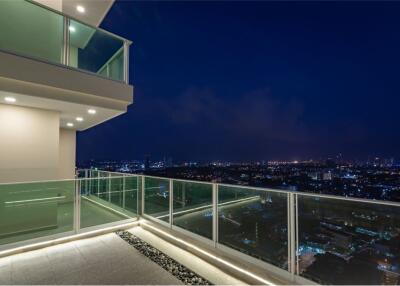 Condominium For Sale ขายคอนโดหรูเมืองพัทยา