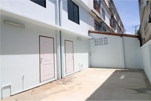 80 Sqm., 3 Beds Townhouse listed for ฿ 2,400,000.