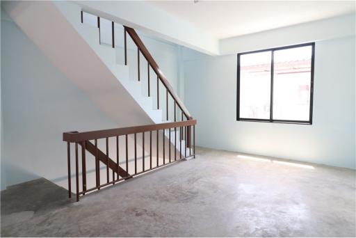 80 Sqm., 3 Beds Townhouse listed for ฿ 2,400,000.