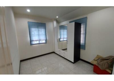 50 Sqm., 4 Beds Townhouse listed for ฿ 4,100,000.