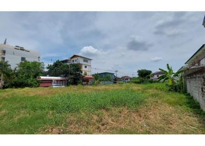 315 Sqm. Land listed for ฿ 25,200,000.