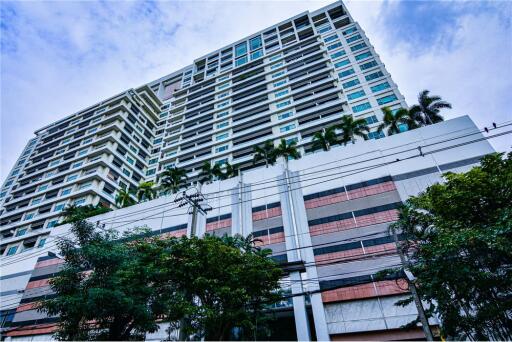 Room with a view for sale on Chan Road, Sathorn