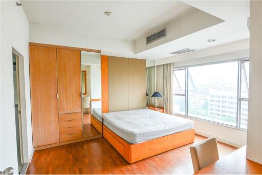 Room with a view for sale on Chan Road, Sathorn