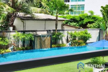 Live in Pattaya Water Park Condo  Pratamnak Hill