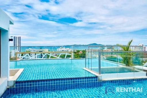 Live in Pattaya Water Park Condo  Pratamnak Hill