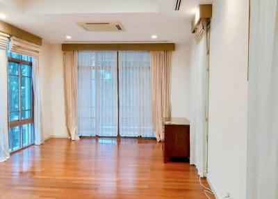 4 Bed 5 Bath 450 SQ.M Baan Sansiri Sukhumvit 67