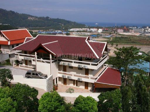 PAT2735: 14 room established resort in Patong