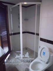 2 Bedrooms for Rent in Baan Na Varang Condominium, Lumphini, Pathum Wan, Bangkok