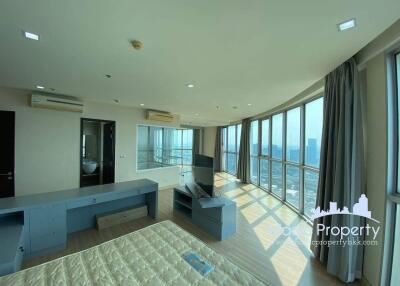 3 Bedroom Condominium For Rent in Sky Walk Residence, Phra Khanong Nuea, Watthana, Bangkok