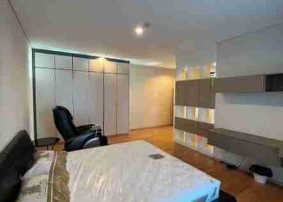 2 Bedroom Condominium for Rent in Villa Asoke, New Petchaburi Rd, Bangkok