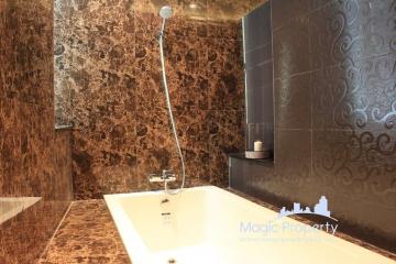 4 Bedroom Duplex For Sale in Millennium Residence, Sukhumvit 20, Bangkok